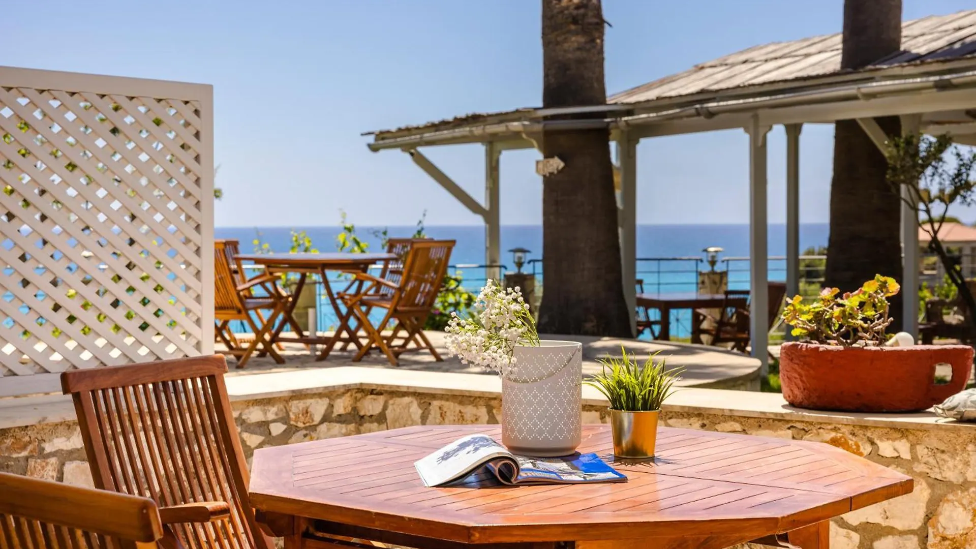 Hotel Costa Avithos Svoronata