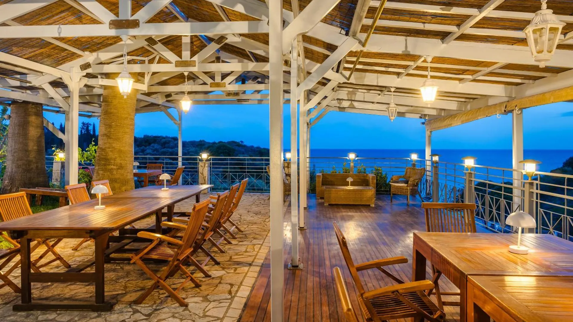 Hotel Costa Avithos Svoronata